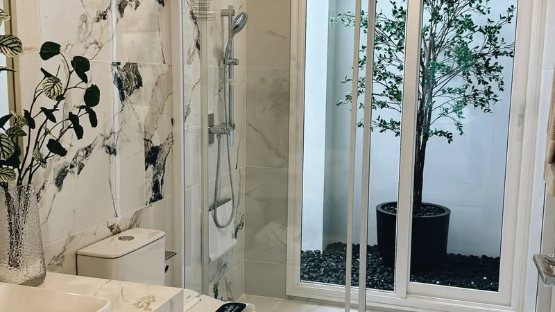 太阳能热水器真空管材质揭秘：哪种材质更胜一筹？**